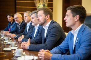 Švýcarská delegace navštívila Ostravu kvůli přípravám na hokejové mistrovství světa 2026