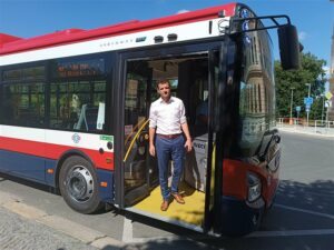 Modernizace MHD v Mladé Boleslavi: Nové autobusy na bioCNG