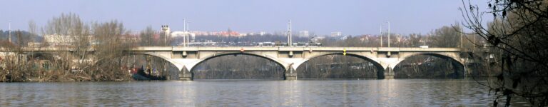 Demolice mostu přes Voctářovu ulici: Očekávané uzavírky a dopravní opatření